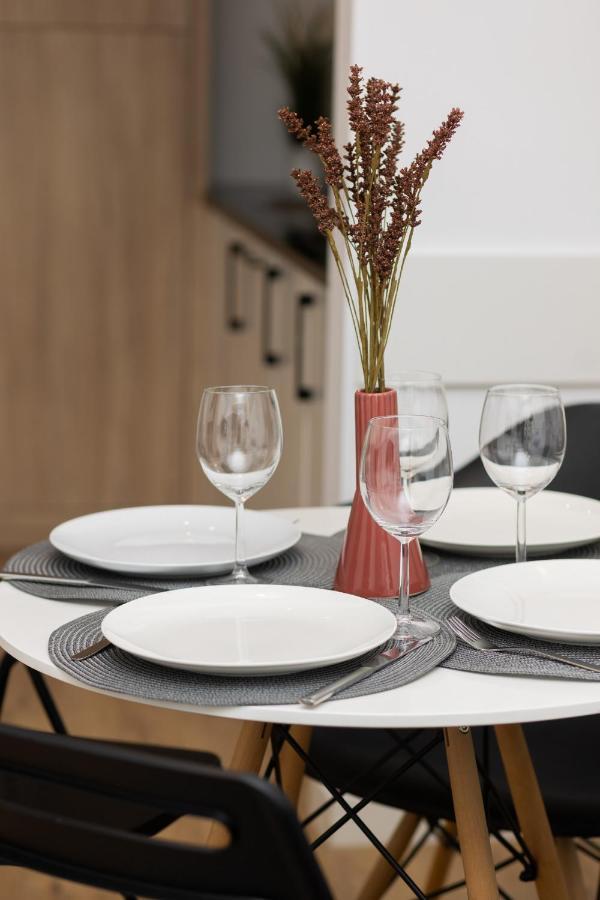 Wola Pet-Friendly Apartments With Ac Slawinska By Noclegi Renters Warsaw Luaran gambar