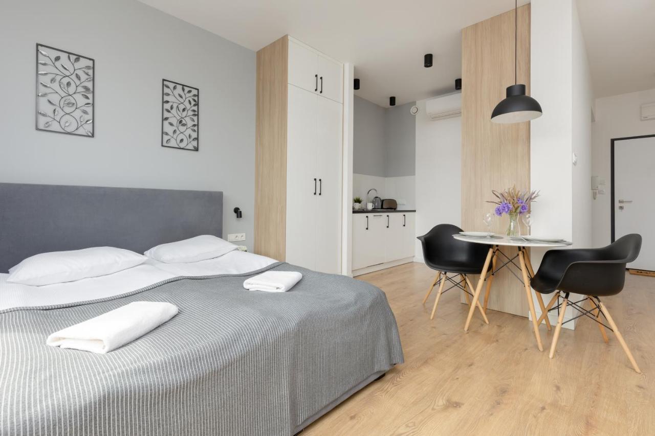 Wola Pet-Friendly Apartments With Ac Slawinska By Noclegi Renters Warsaw Luaran gambar